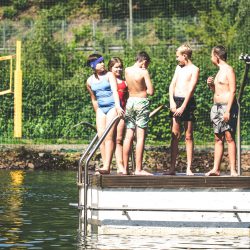 Das erfrischende Weiher-Wasser ludt auch heute zum Baden ein.